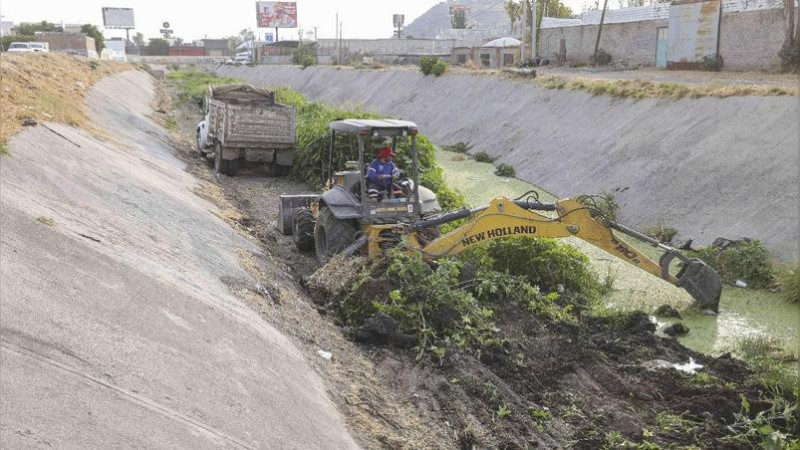 Limpian drenes,canales y cárcamos ante próxima temporada de lluvias en Corregidora, Querétaro 