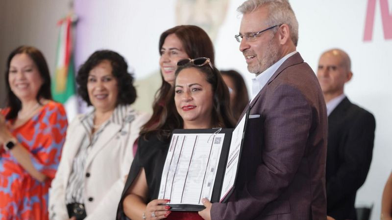En gobierno de Bedolla, maestras y maestros en primer lugar de atención 