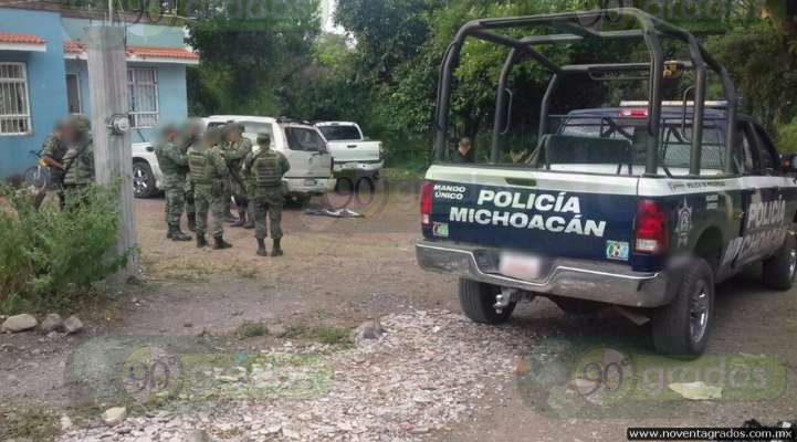 Tras balacera, aseguran vivienda, vehiculos, armas y detienen a uno, en Parácuaro - Foto 1 