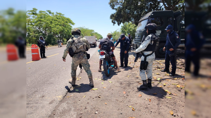Restablecen circulación en Tierra Caliente de Michoacán tras bloqueos y quema de camión 