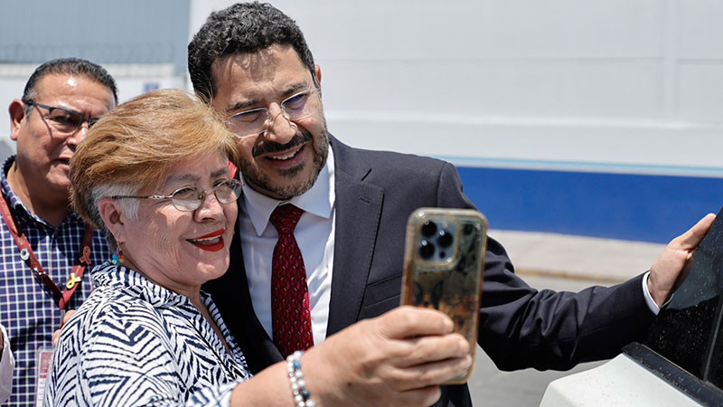 Visita Martí Batres Clínica de Medicina Familiar del ISSSTE en Puebla y exhorta a su personal a brindar trato digno 
