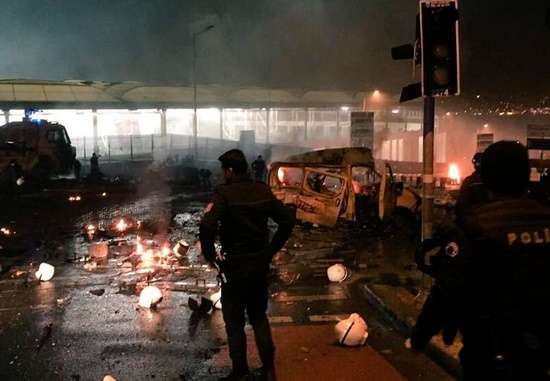 Turquía: Atentado en estadio de fútbol deja 20 policías heridos 