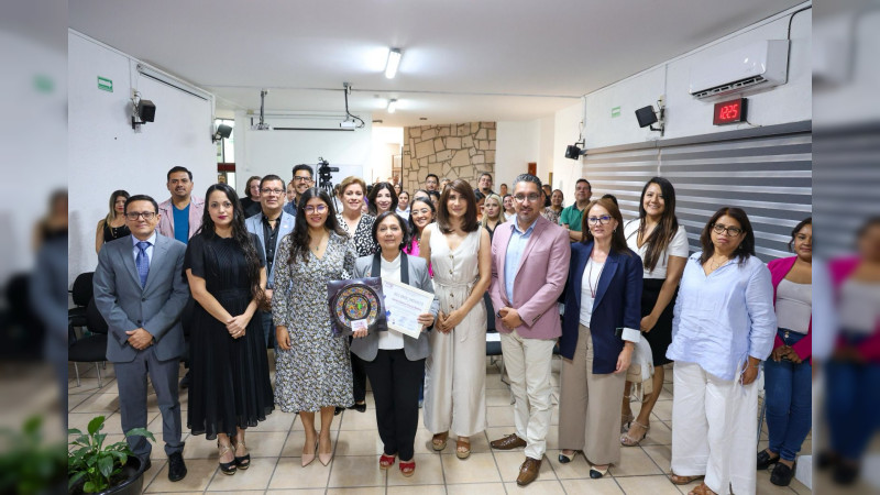 Senadora Amalia García imparte ponencia en el IEM sobre participación política y derechos de las mujeres 
