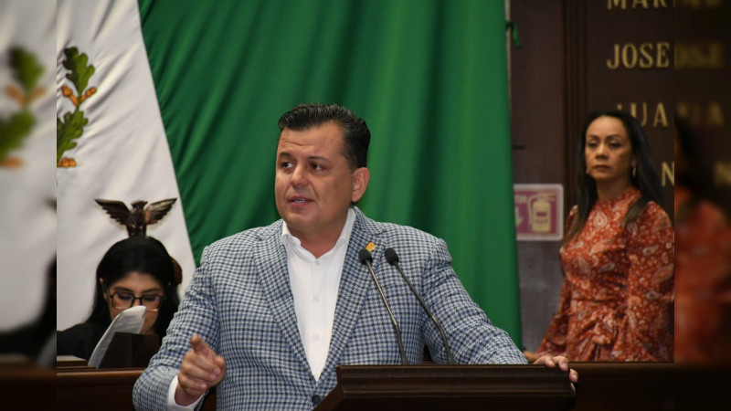 Propone Memo Valencia  el derecho a no morir violentamente en Michoacán