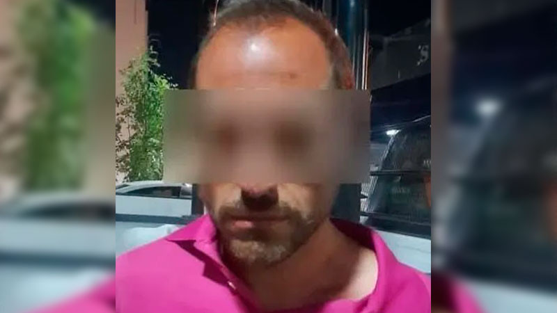 Hombre se pone agresivo al no traer dinero para pagar y rompe cristales en Oxxo de San Juan del Río, Querétaro 