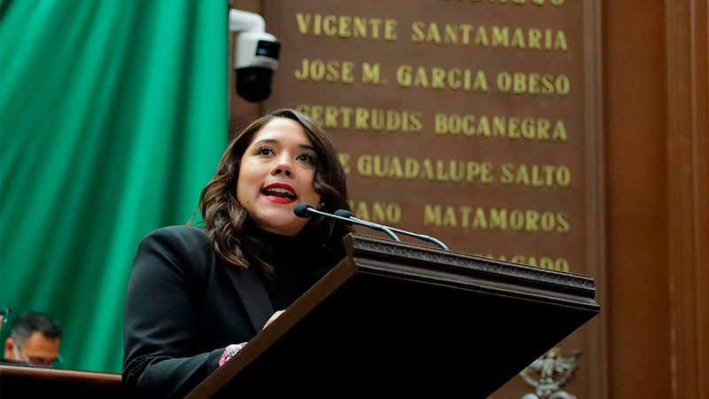 Sanciones a servidores públicos que sean omisos en atender violencia de género, propone Xóchitl Ruiz 