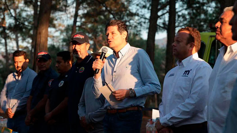 Entrega Ayuntamiento de Morelia apoyo a brigadistas contra incendios 
