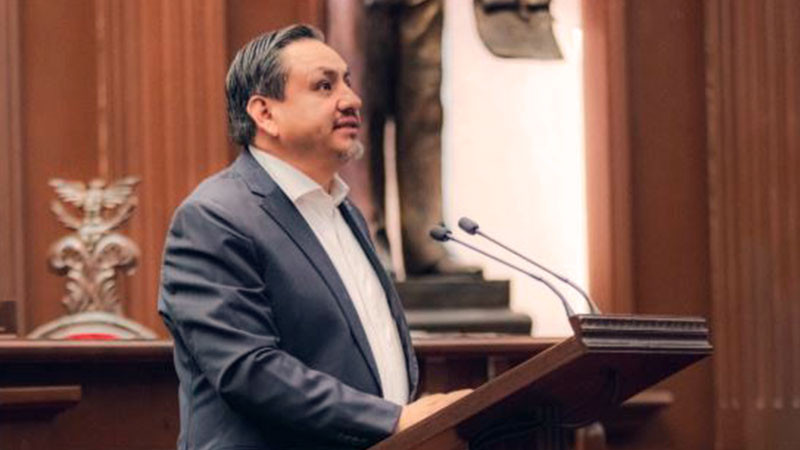 Agravar penas contra el maltrato animal propone Víctor Manríquez González 