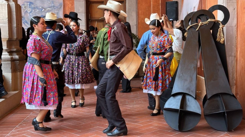 Anuncia López Birlain el 3er Concurso de Baile de Huapango Huasteco Peñamiller 2025 