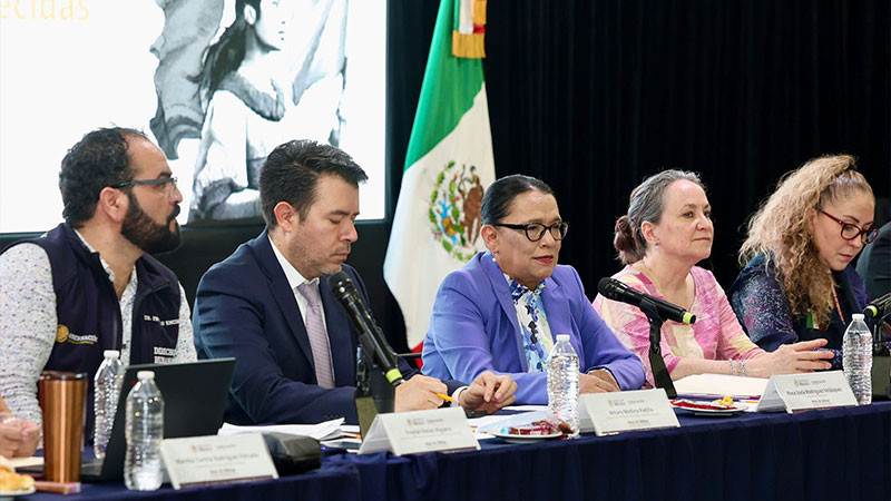 Colectivos de personas desaparecidas se reúnen con Rosa Icela Rodríguez 