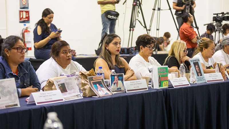 Colectivos de personas desaparecidas se reúnen con Rosa Icela Rodríguez 