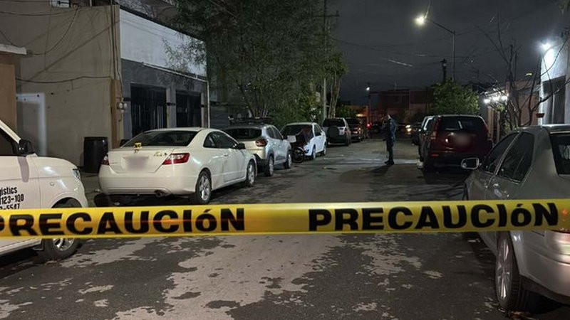 Balean a dos afuera de su casa en Apodaca, Nuevo León 