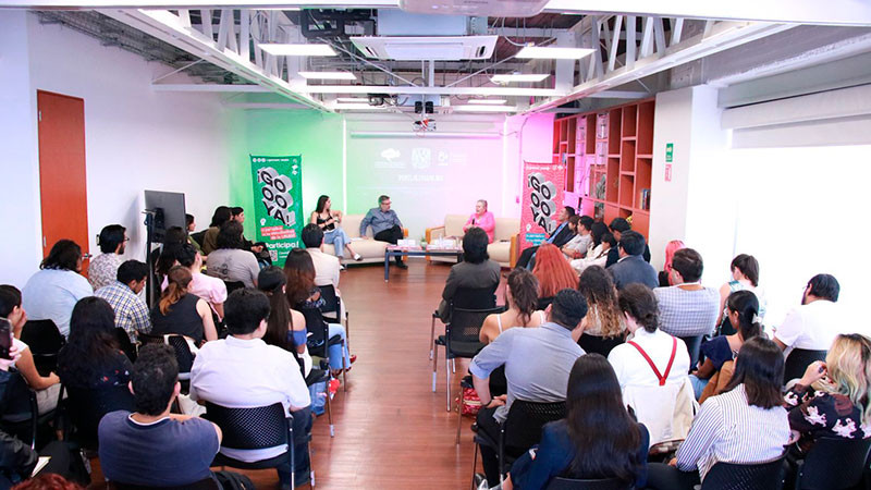 Patricia Dávila, sostiene diálogo con colaboradores de “¡Goooya!: el Periódico de lxs Estudiantes de la UNAM” 