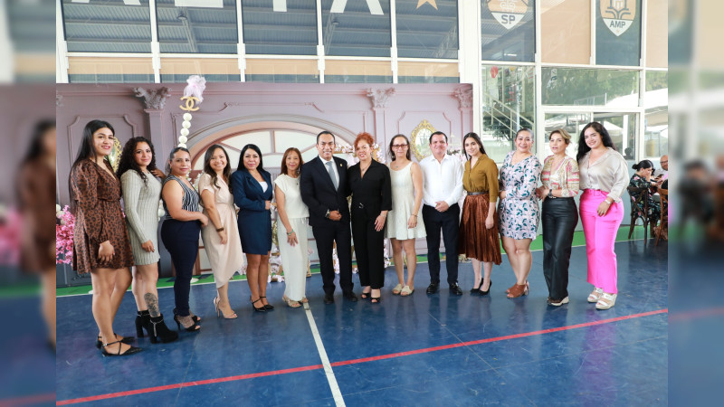 Reconocen y celebran a las madres que forman parte de la FGE Michoacán 