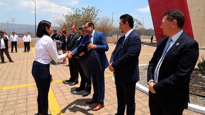 Entrega la SSP Michoacán equipo táctico y uniformes a personal de Investigación y C5