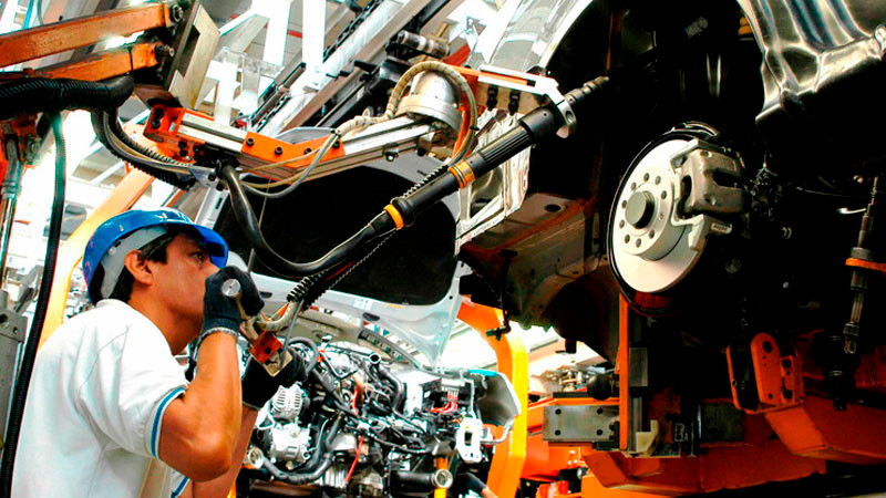 Grandes armadoras de autos de EEUU critican acuerdo de Trump con Reino Unido 