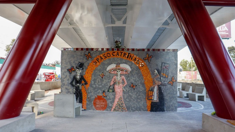 Catrinas de Capula dan vida al bajopuente de Villas del Pedregal: SCOP 