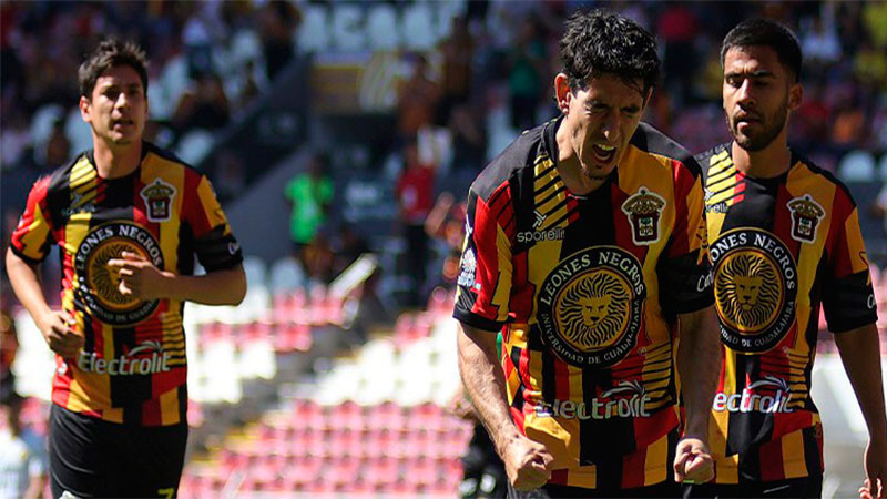Con 9 leones en cancha, la UdeG  desplumó a los Canarios y está en la final 