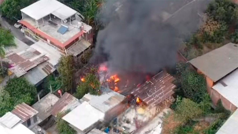 Incendio consume vivienda en el Centro de Uruapan, Michoacán; solo hubo daños materiales  