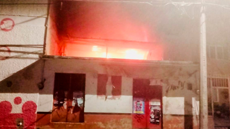 Se incendia tienda de abarrotes en Zacapu, Michoacán, solo hubo daños materiales  