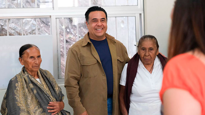 Supervisa titular de SEDESOQ Clubes del Adulto Mayor en la Sierra Gorda queretana 