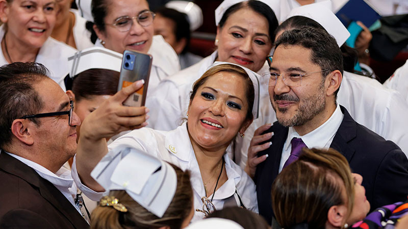 En reunión con sindicato, Martí Batres refrenda a la enfermería como columna vertebral del sistema de salud 