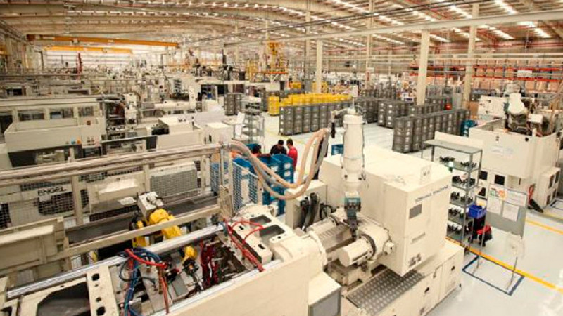 Producción industrial en México cae 0.7% en marzo 