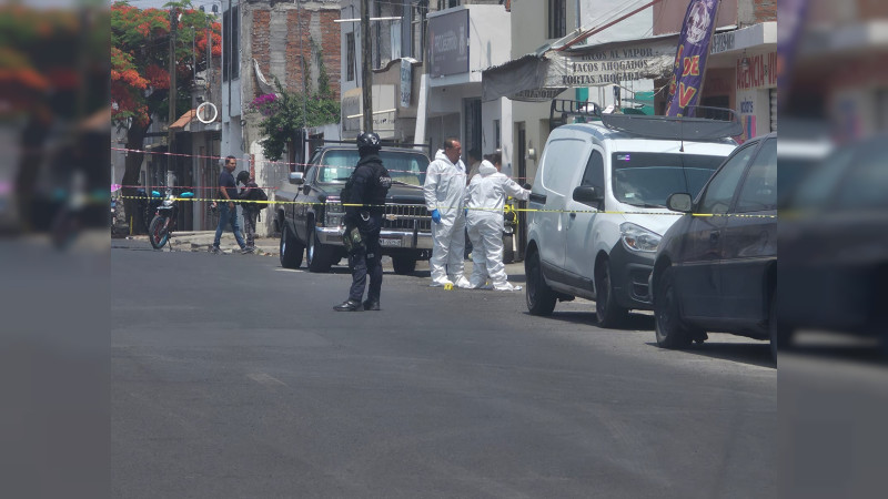 Balean a un hombre al interior de una taquería en Morelia; resultó herido