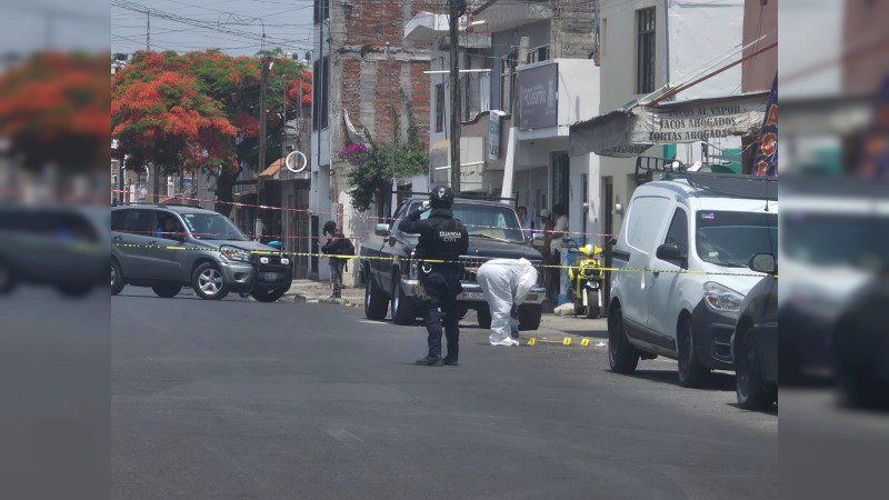 Balean a un hombre al interior de una taquería en Morelia; resultó herido