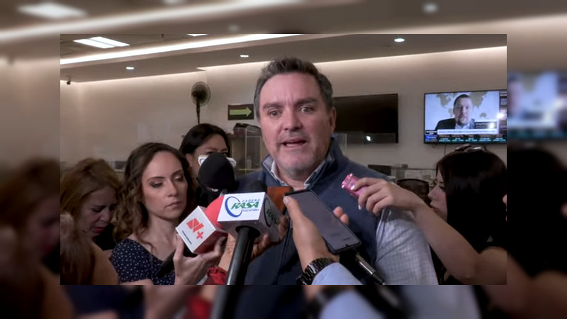 Piden a gobernadora de Baja California dejar el cargo hasta aclarar situación de su visa 