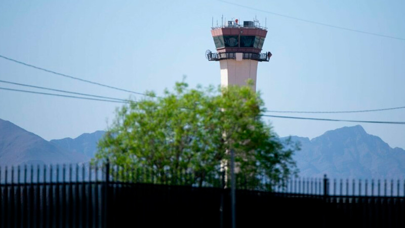 Denuncia Amnistía Internacional violaciones de derechos humanos contra migrantes detenidos en Texas 