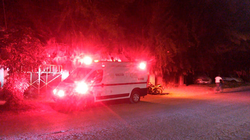 Encuentran a hombre muerto en el camino rural de Uruapan, Michoacán 