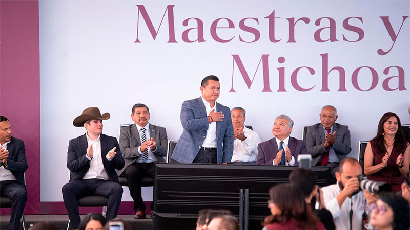  Reconoce Torres Piña labor de las y los maestros en la transformación de Michoacán 