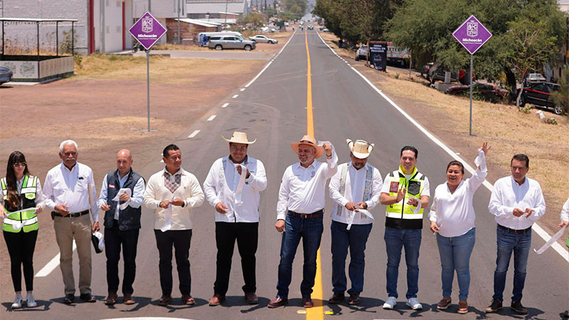 Entrega Bedolla rehabilitación del tramo carretero Puruándiro-Pastor Ortiz 