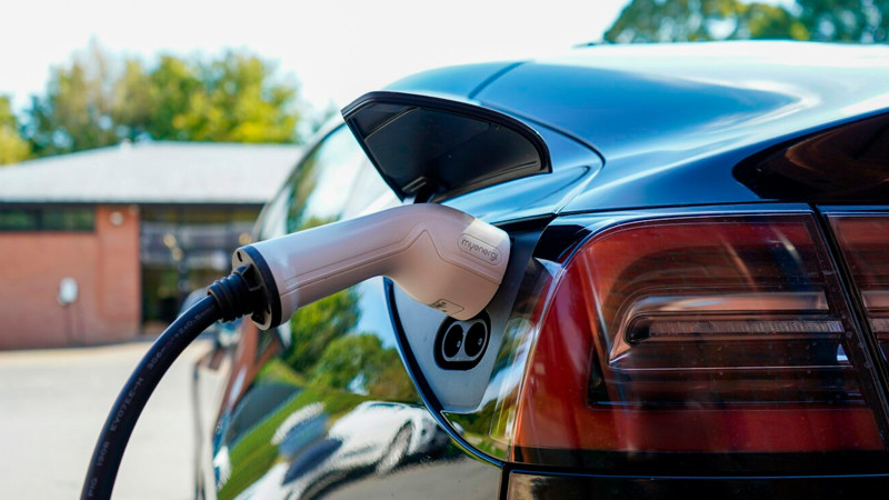 Autos eléctricos se triplicaron en Latam en 2024; superan las 400 mil unidades 