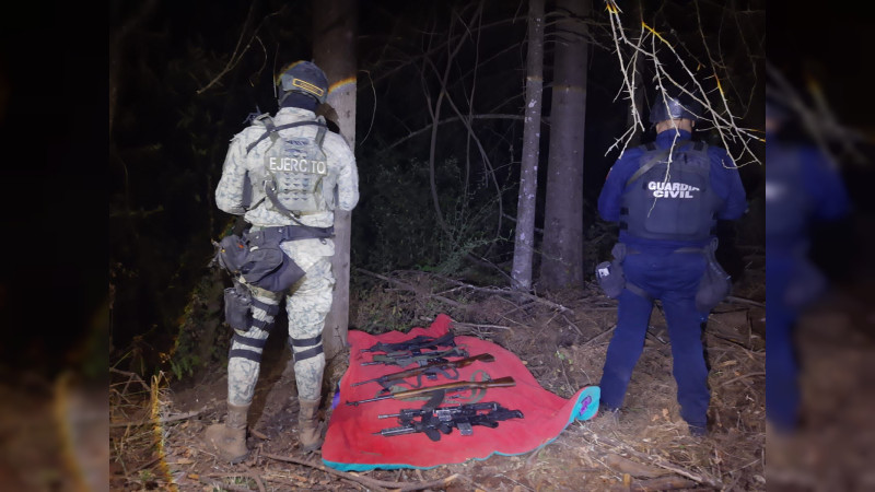 Aseguran armamento en Pátzcuaro, Michoacán  