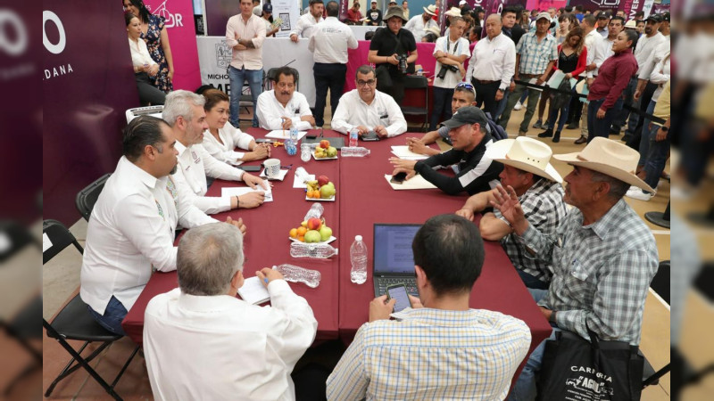 Lleva Bedolla audiencia pública a Puruándiro; atendió 196 peticiones ciudadanas