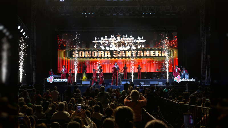 La Sonora Santanera puso a bailar a los michoacanos en el Festival de Origen