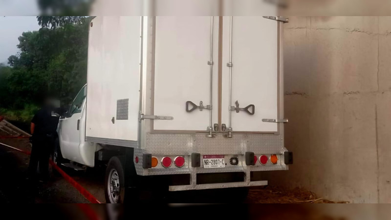 Muere copiloto de camioneta en ataque armado en la autopista Siglo XXI, en Gabriel Zamora, Michoacán  