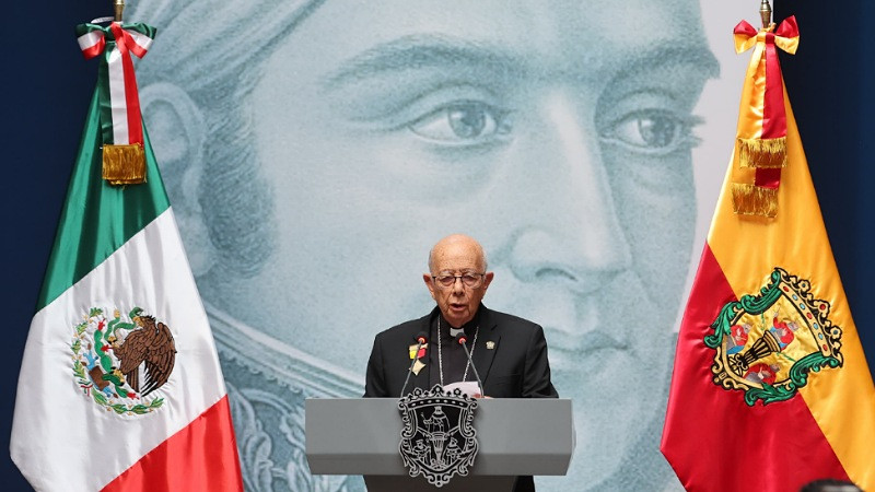 Recibe el Cardenal, Alberto Suárez Inda, la presea Generalísimo Morelos 