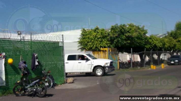 Muere hombre aplastado por el camión que reparaba, en Zamora, Michoacán - Foto 2 