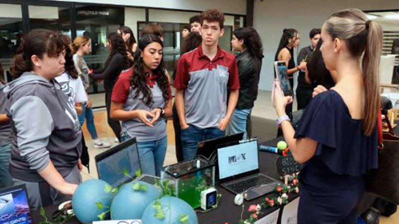 Jóvenes desarrollan ideas de emprendimiento en Tecociencia UAG High School 