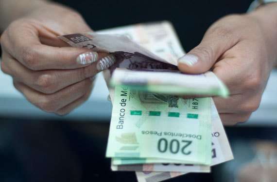 Deben centros de trabajo pagar el aguinaldo antes del 20 de diciembre: STPS 