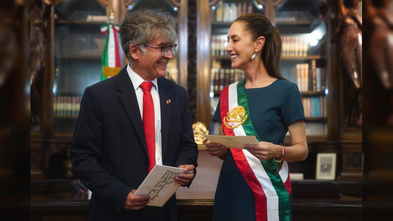 Sheinbaum recibe cartas credenciales de cinco embajadores, incluido EU