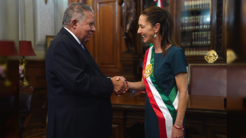Sheinbaum recibe cartas credenciales de cinco embajadores, incluido EU