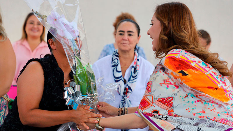 Celebra Secretaría de las Mujeres Queretanas a las mamás del Refugio Nu´Ju
