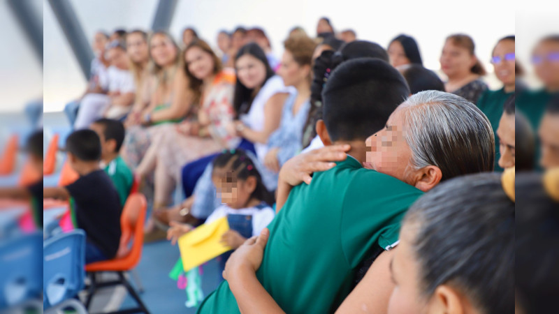 Celebra Secretaría de las Mujeres Queretanas a las mamás del Refugio Nu´Ju