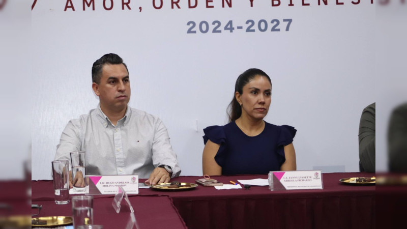 Secretario de Apatzingán, solicitó permiso al PAN para laborar en el gobierno municipal morenista 