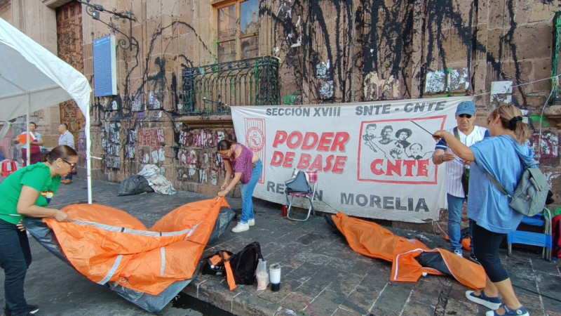 Cumple CNTE Poder de Bases: instala plantón frente a Palacio de Gobierno en Morelia 