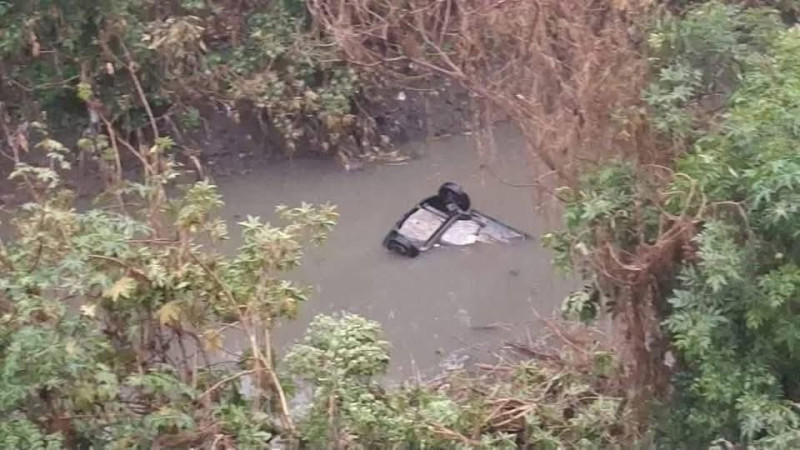 Mueren 5 estudiantes de la FES Cuautitlán tras caer su coche a canal de aguas negras 